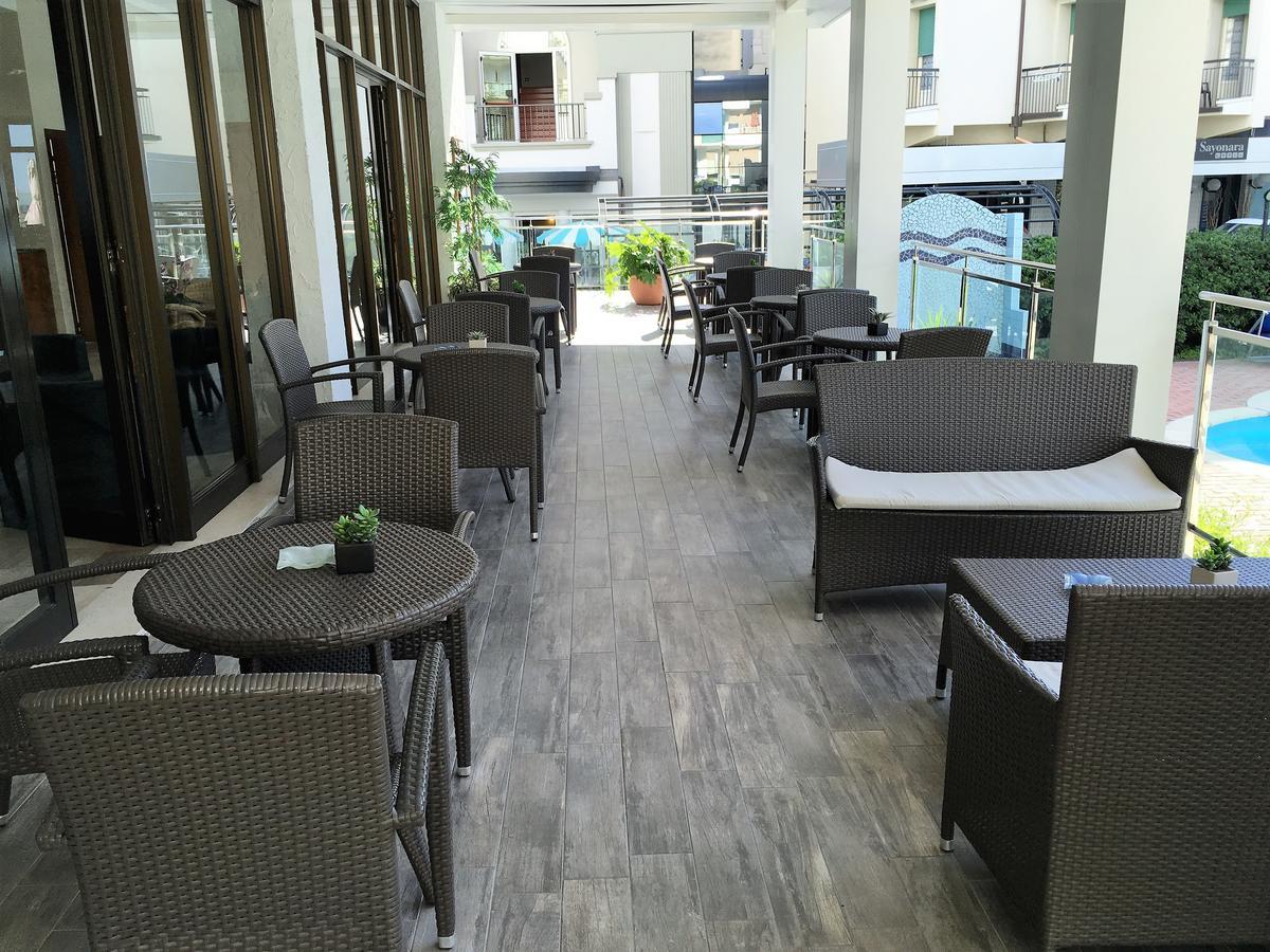 Hotel Excelsior Cattolica Exterior photo